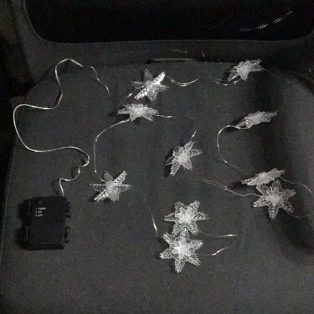 Snowflake Light String - Picture 2 of 4